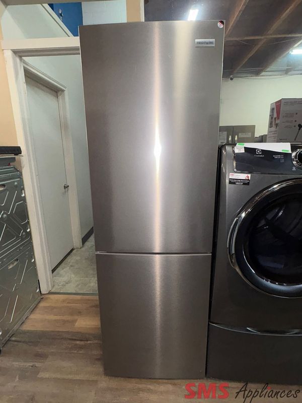 OPEN BOX- Scratch & Dent FRIGIDAIRE,24 3/5" Bottom Mount Fridge, FRBG1224AV