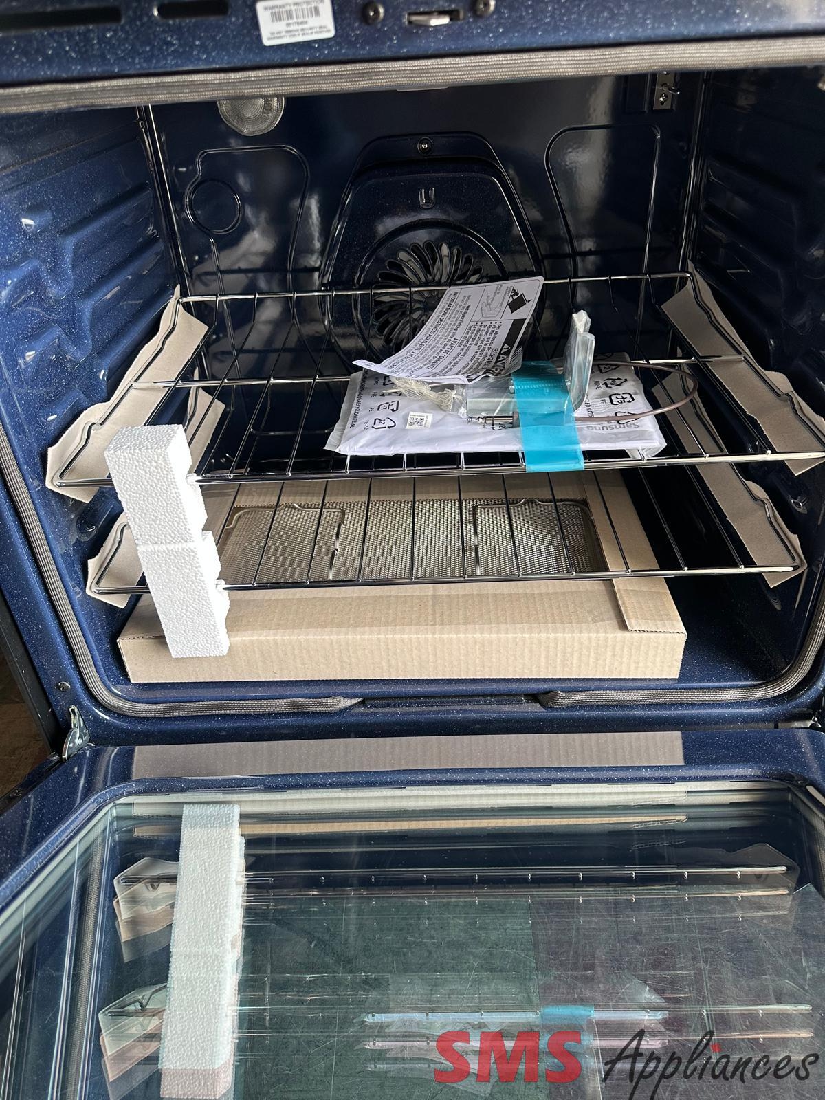 OPEN BOX - Scratch & Dent, SAMSUNG Induction Glass Top Stove NSI6DG9900SRAC