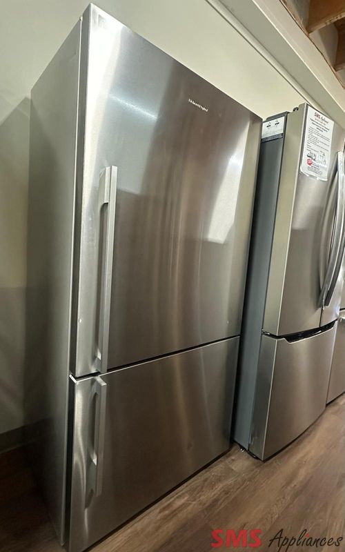 Bottom Freezer Refrigerator, Fisher & Payker