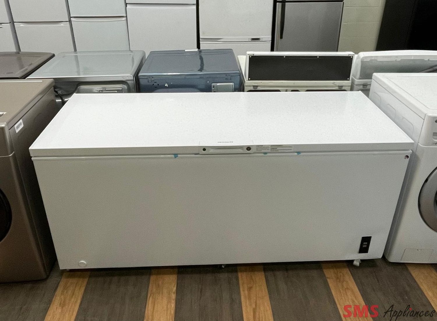 OPEN BOX - Scratch & Dent, 19.8 Cu ft. FRIGIDAIRE Chest Freezer, FFCL2042AW