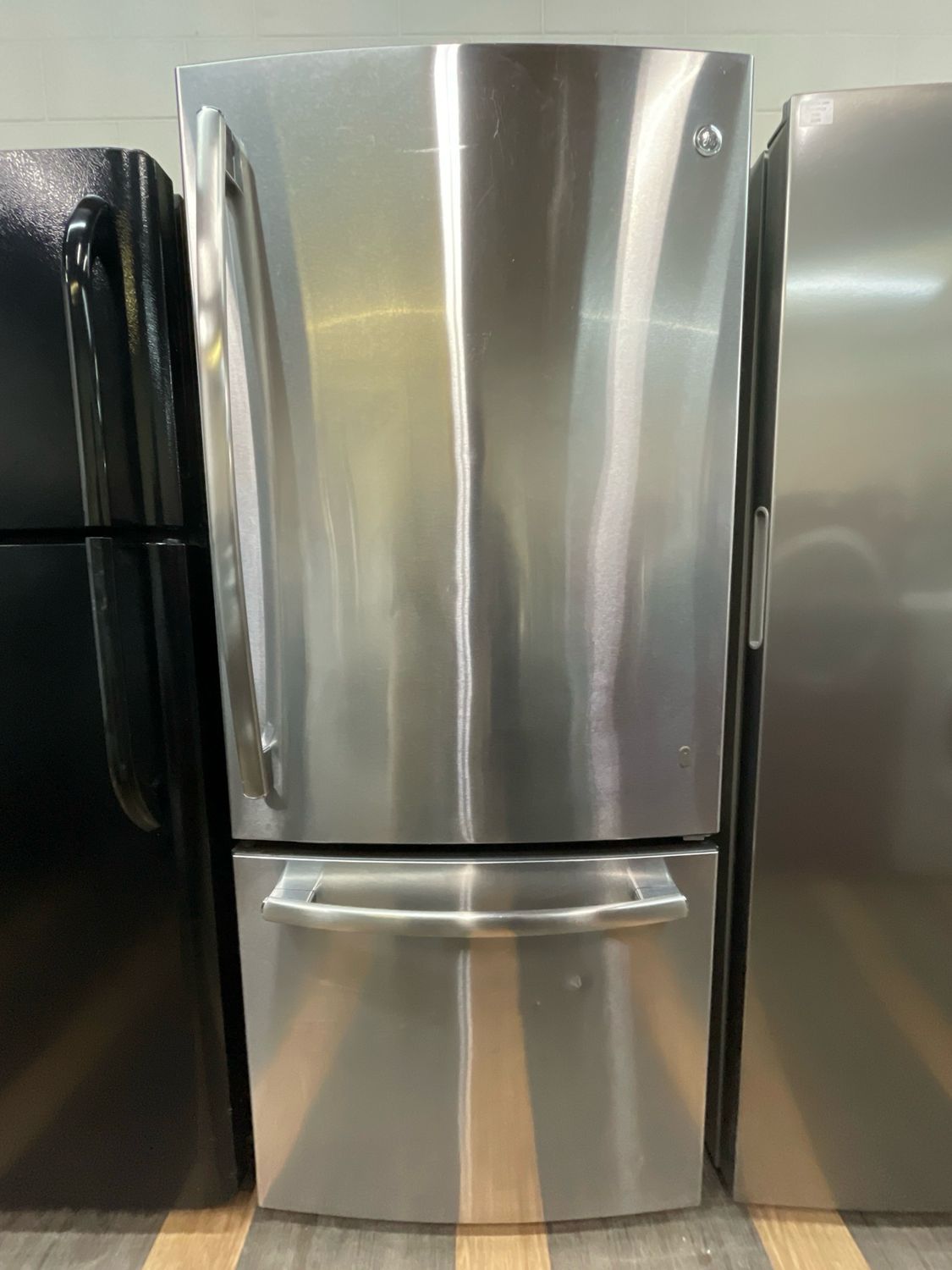 GE, 30” Bottom Mount Fridge, GDE21DSKAKSS