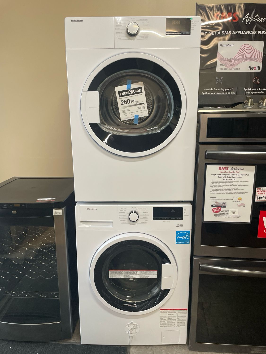 BRAND NEW, BLOMBERG Front Load Washer & Electric Dryer Set, WM72200W / DV17600W2