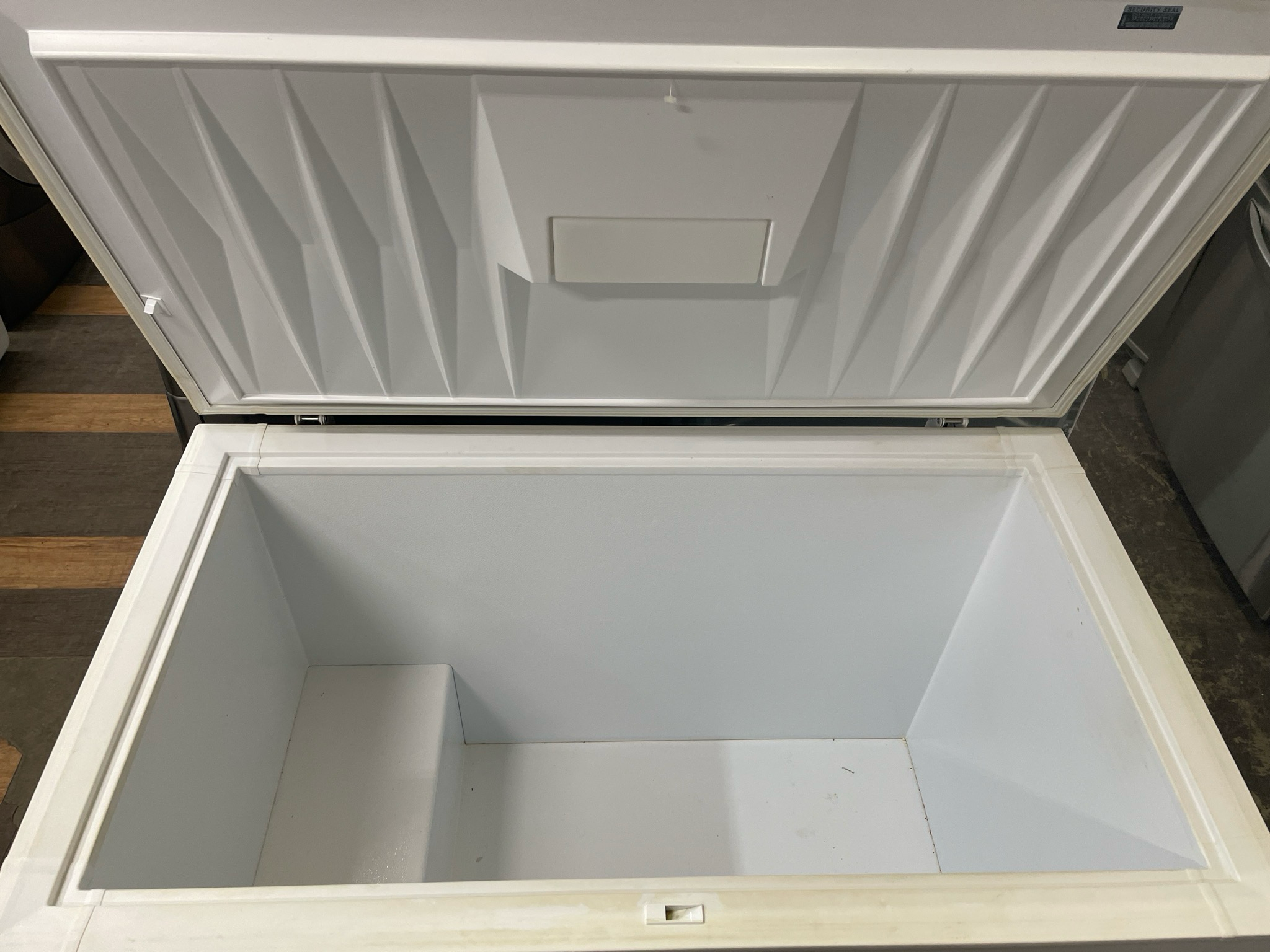 GE, 15 Cu Ft Chest Freezer, FCM 15DPC WH