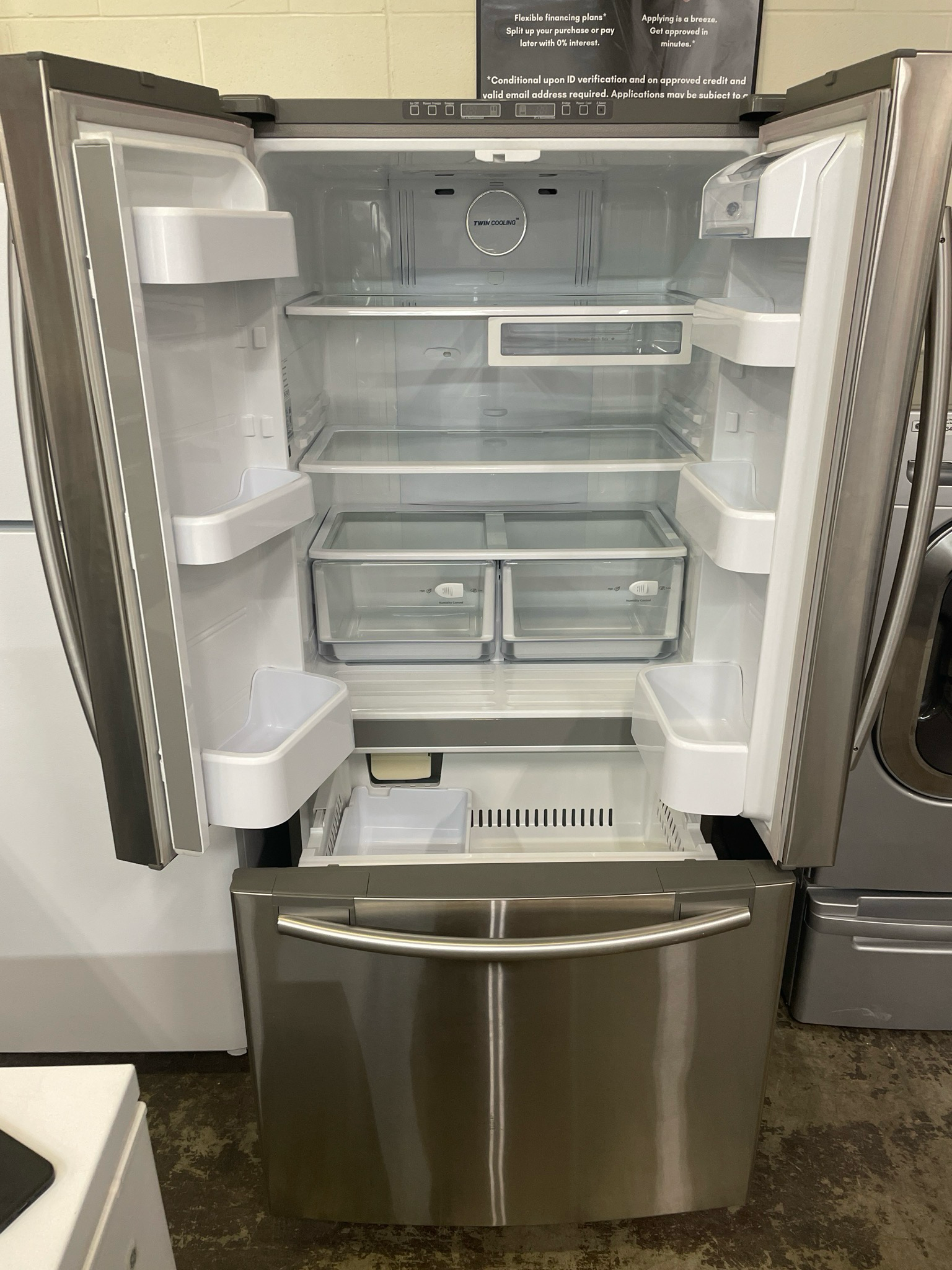 SAMSUNG Refrigerator, RF18HFENBSR