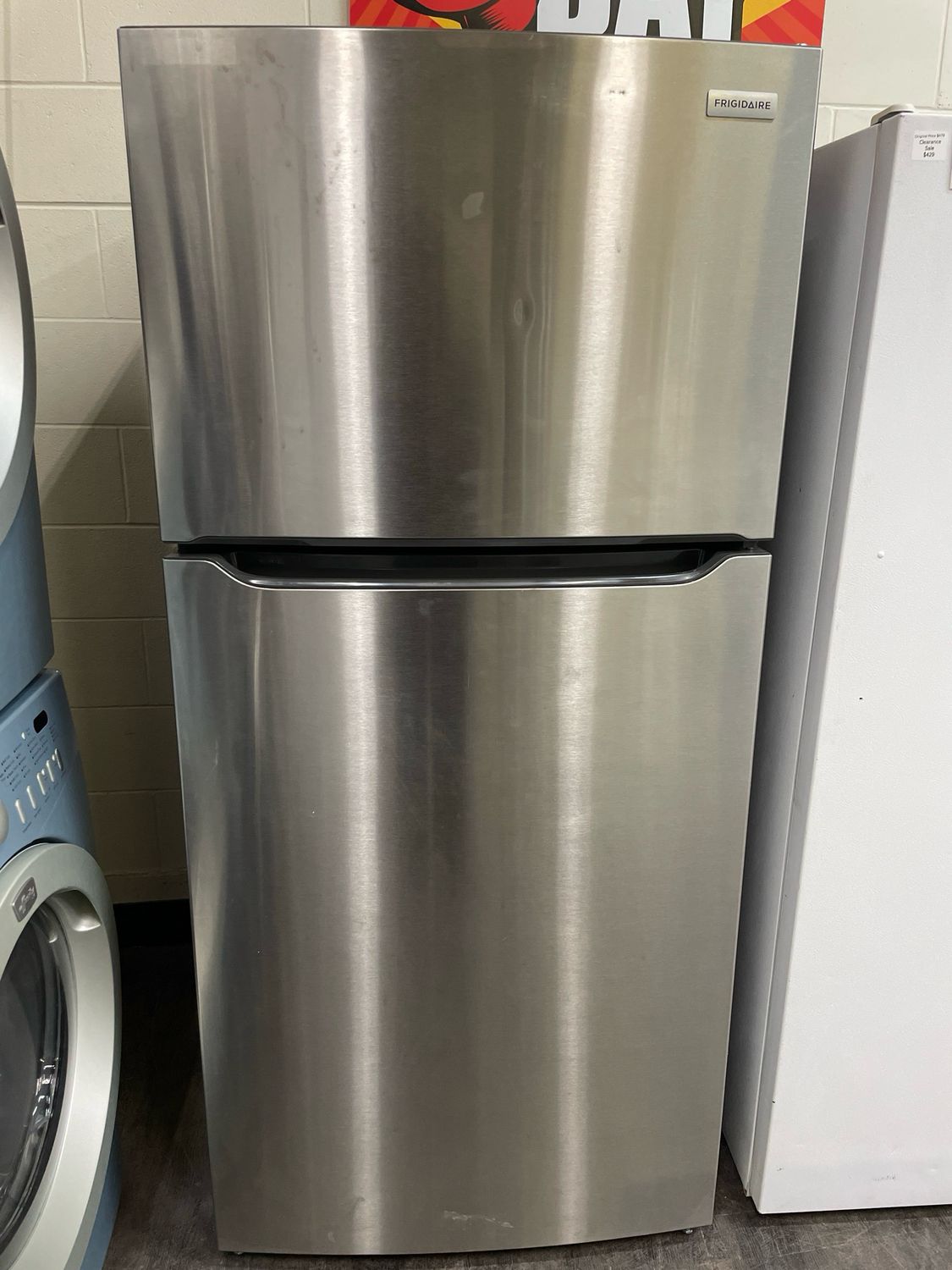 FRIGIDAIRE Refrigerator, FFTR2045V56