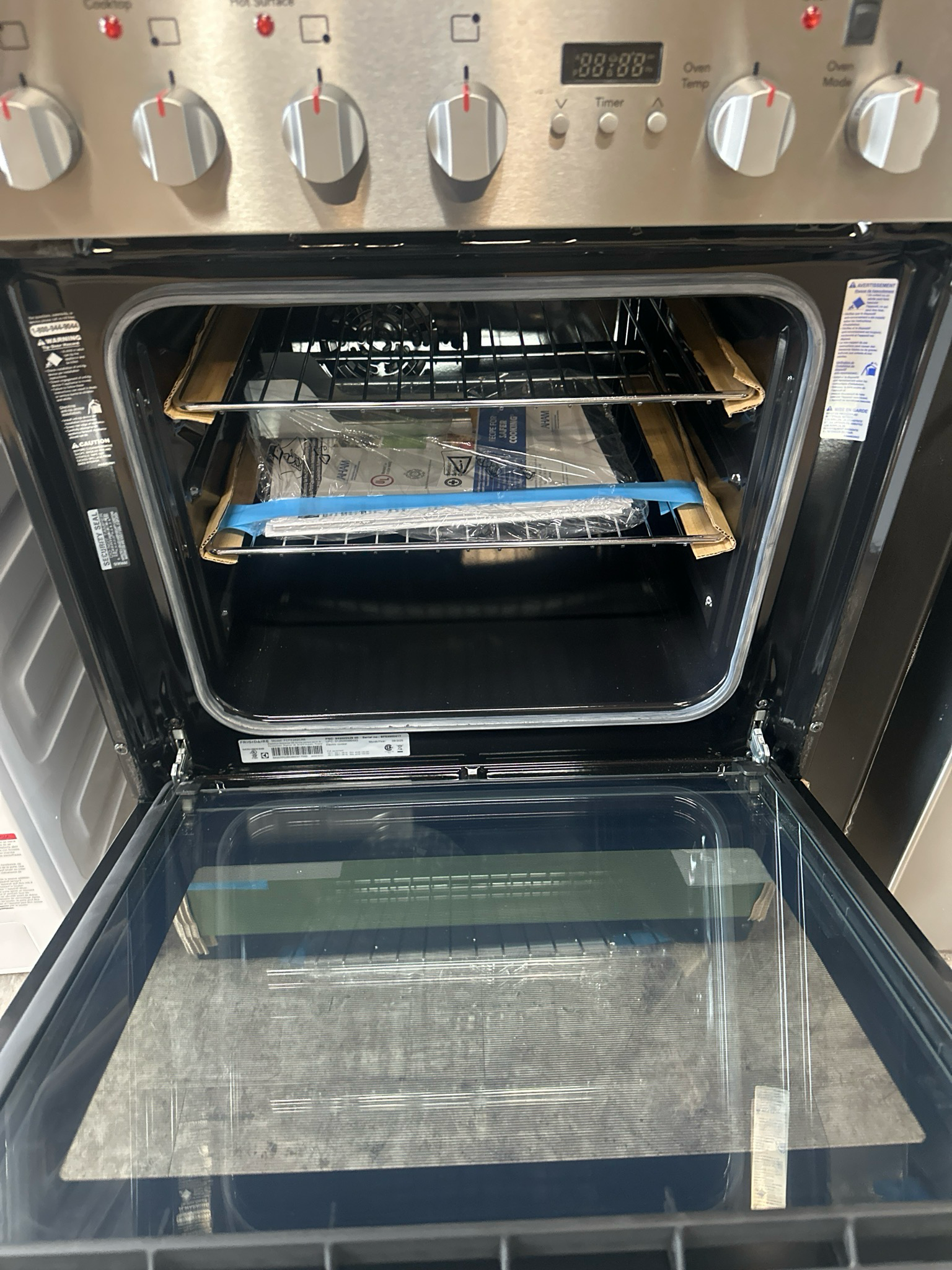 OPEN BOX - Scratch & Dent, FRIGIDAIRE 24” Electric Stove, FCFE242CAS