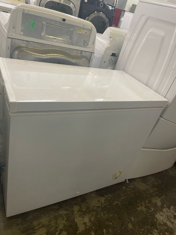 FRIGIDAIRE, 7 Cu Ft Chest Freezer, FFFC07M1 FRIGIDAIRE, 7 Cu Ft Chest Freezer, FFFC07M1