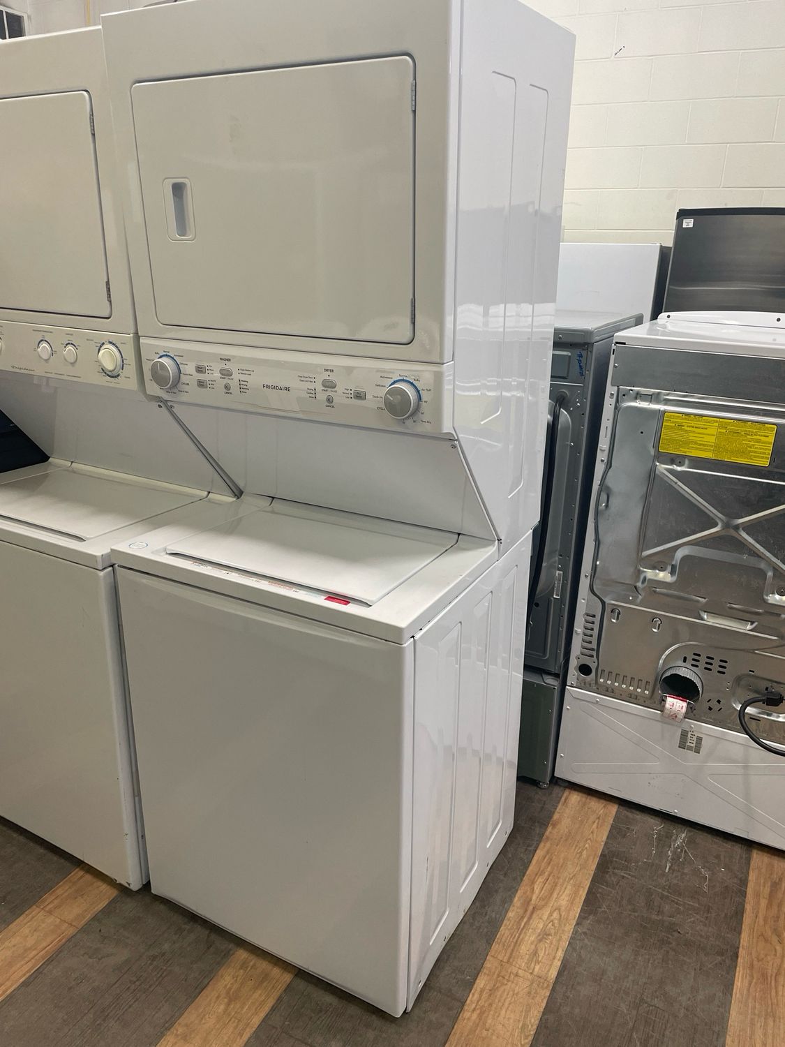 FRIGIDAIRE LAUNDRY TOWER