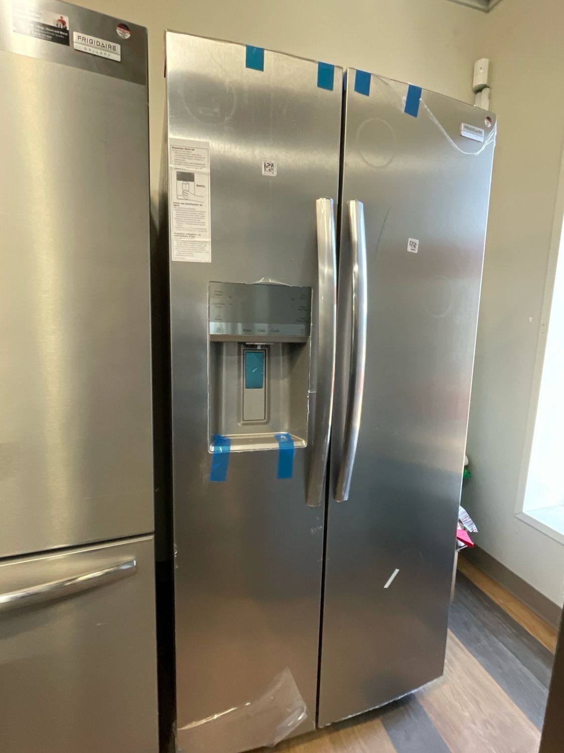 OPEN BOX - Scratch & Dent, 33” Frigidaire Side By Side Refrigerator, GRSS2352AFD