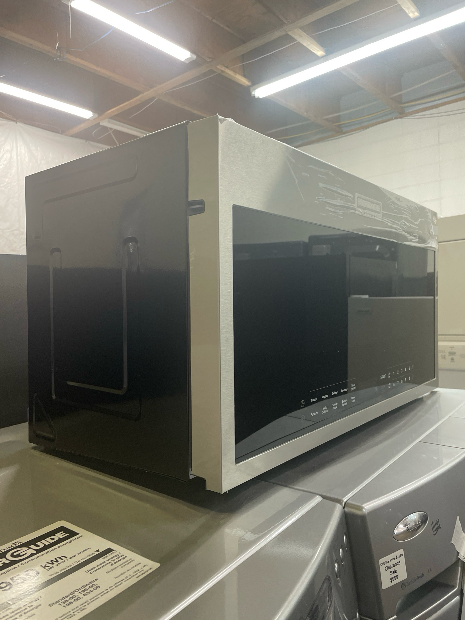 OPEN BOX SCRATCH & DENT , Frigidaire Gallery Over-the-range (OTR) microwave, GMOS1964AF