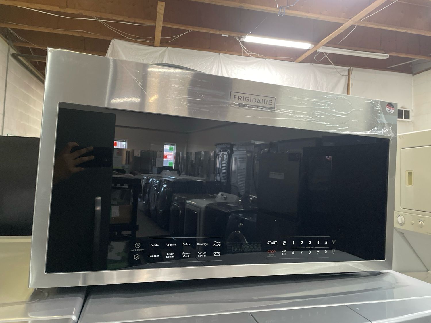 OPEN BOX SCRATCH & DENT , Frigidaire Gallery Over-the-range (OTR) microwave, GMOS1964AF