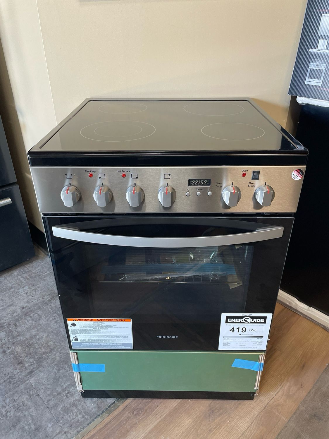 OPEN BOX - Scratch & Dent, 24” Frigidaire Electric Glass Top Range, FCFE242CAS