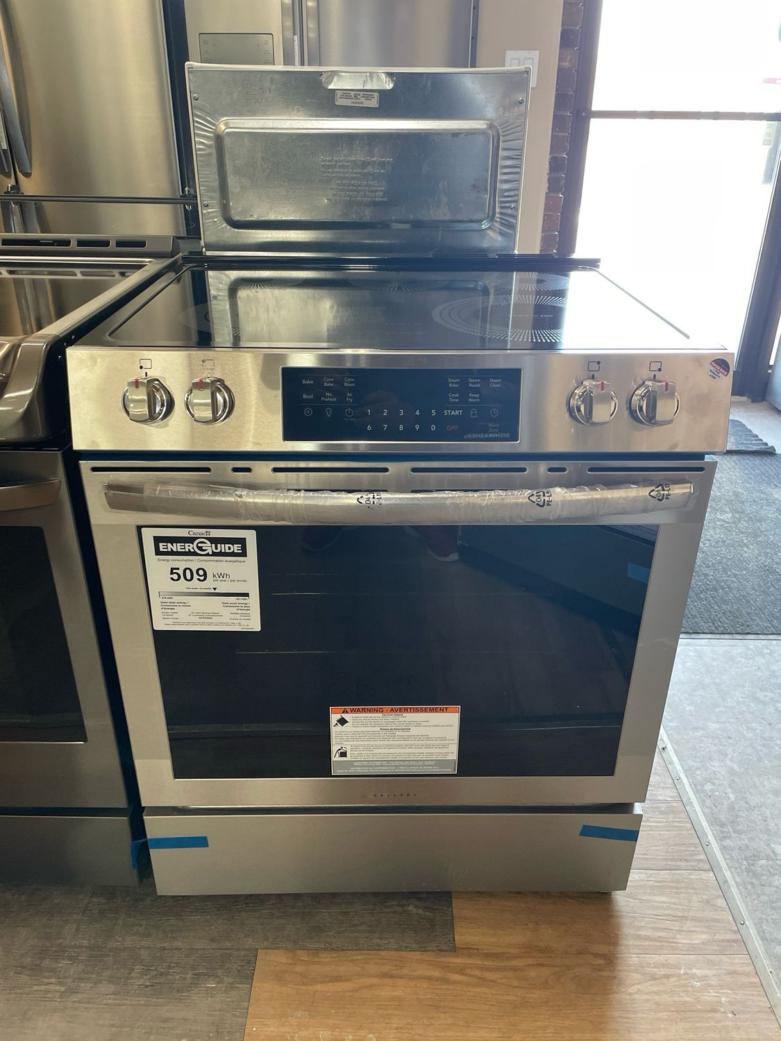 OPEN BOX - Scratch & Dent, Frigidaire Gallery Electric Glass Top Range, GCFE305CBFB