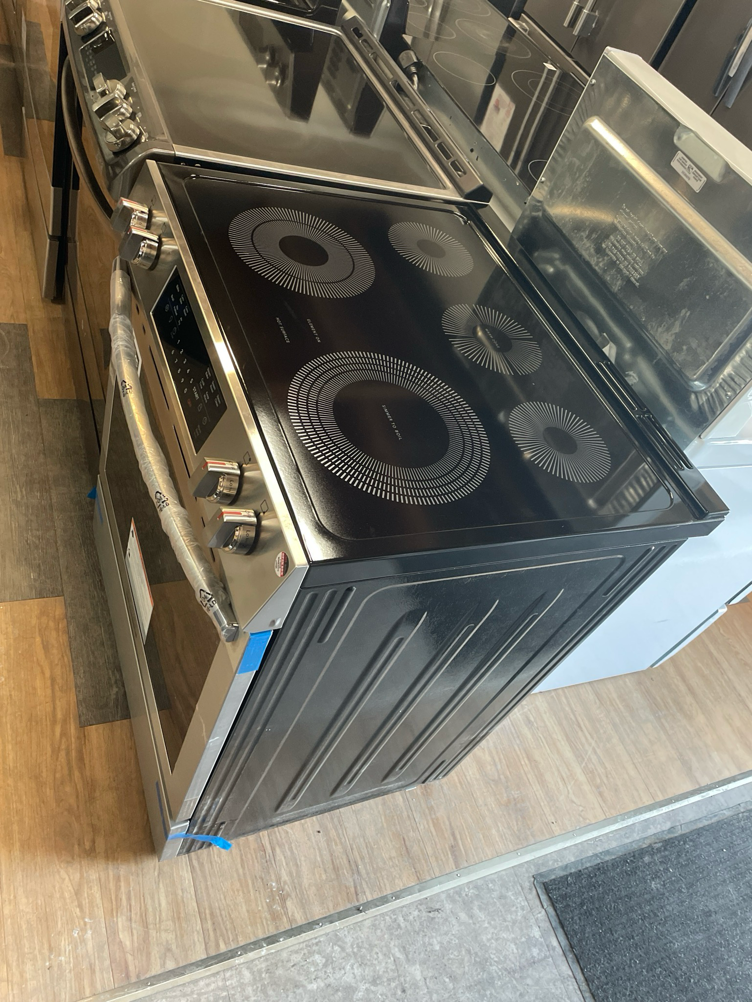 OPEN BOX - Scratch & Dent, Frigidaire Gallery Electric Glass Top Range, GCFE305CBFB