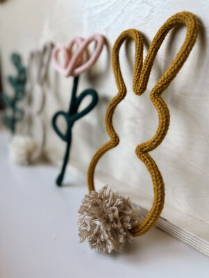 Knitted Wire Decor
