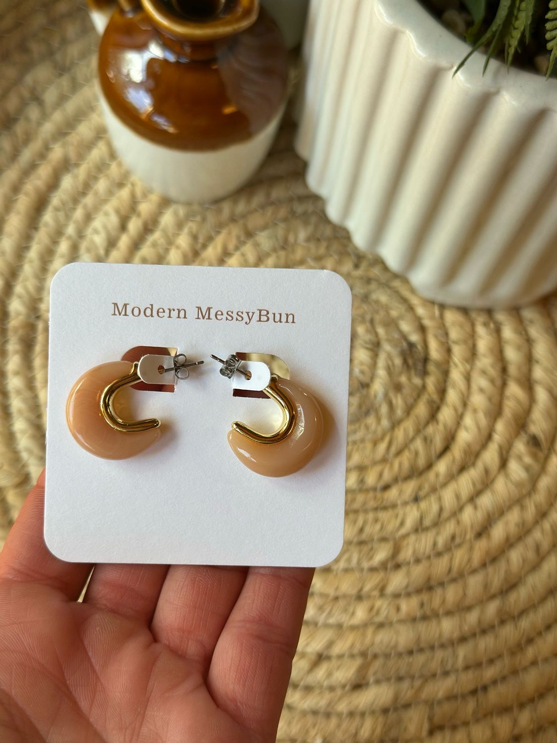 Pinky Peach w Gold Hoop
