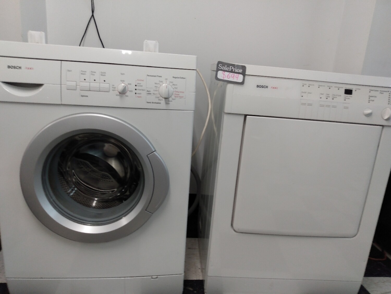Bosch Apartment Washer and Dryer Set