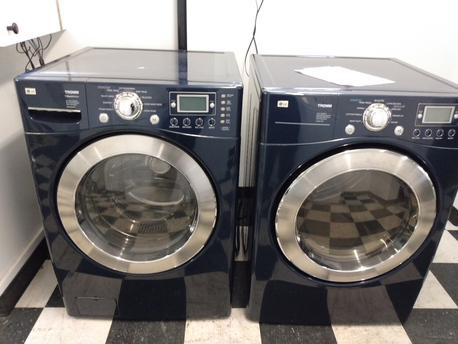 LG Tromm Washer and Dryer set