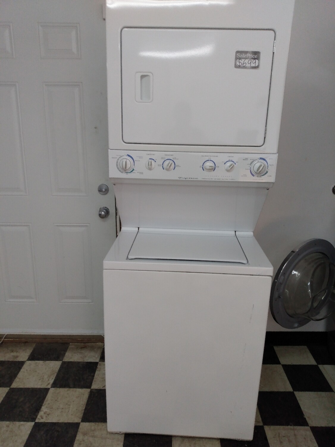 Frigidaire Laundry center