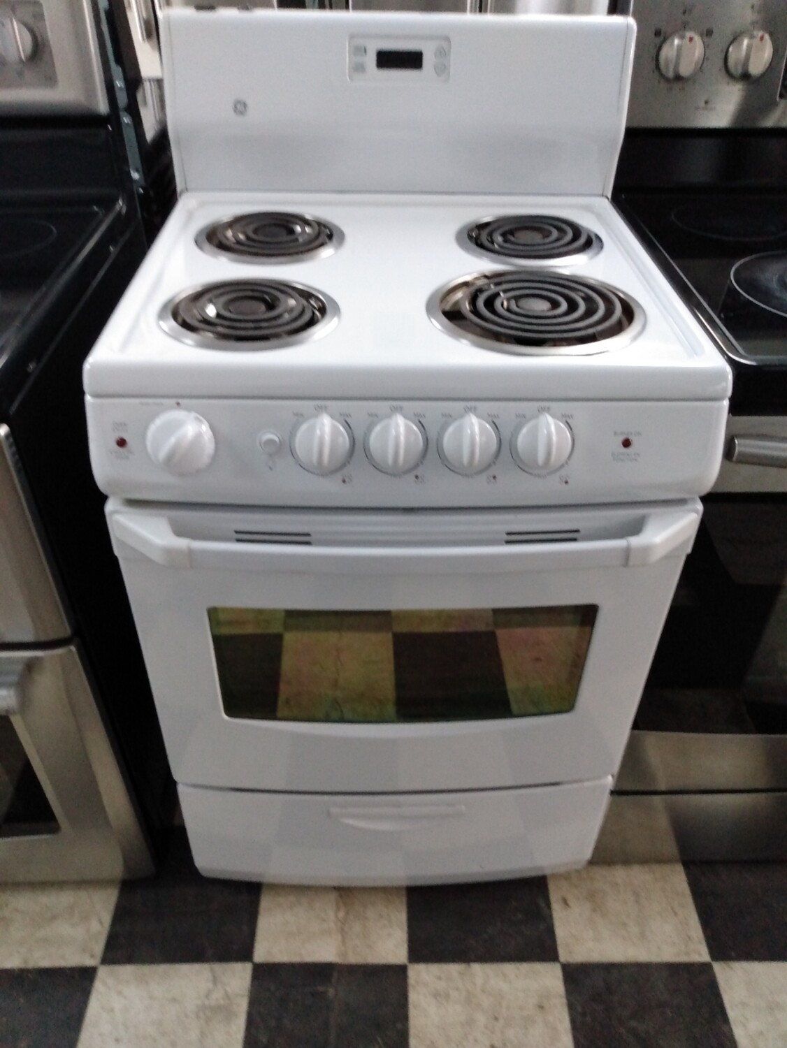 GE  Apartment  size stove