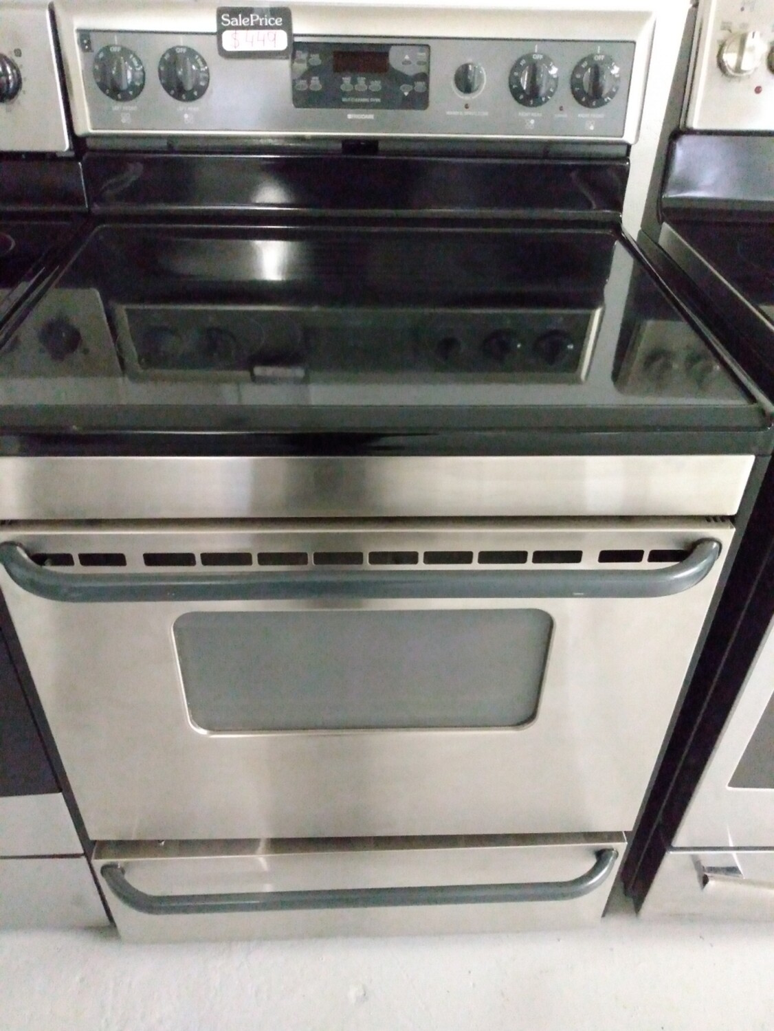 Frigidaire Stove