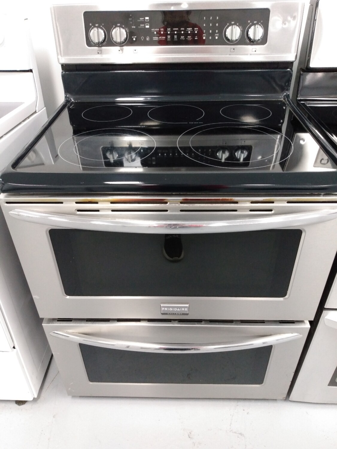 Frigidaire gallery  Double Stove