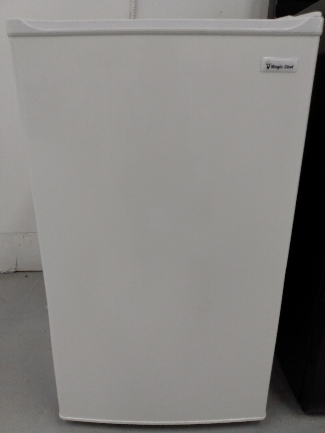 *Brand new* Magic Chef mini refrigerator