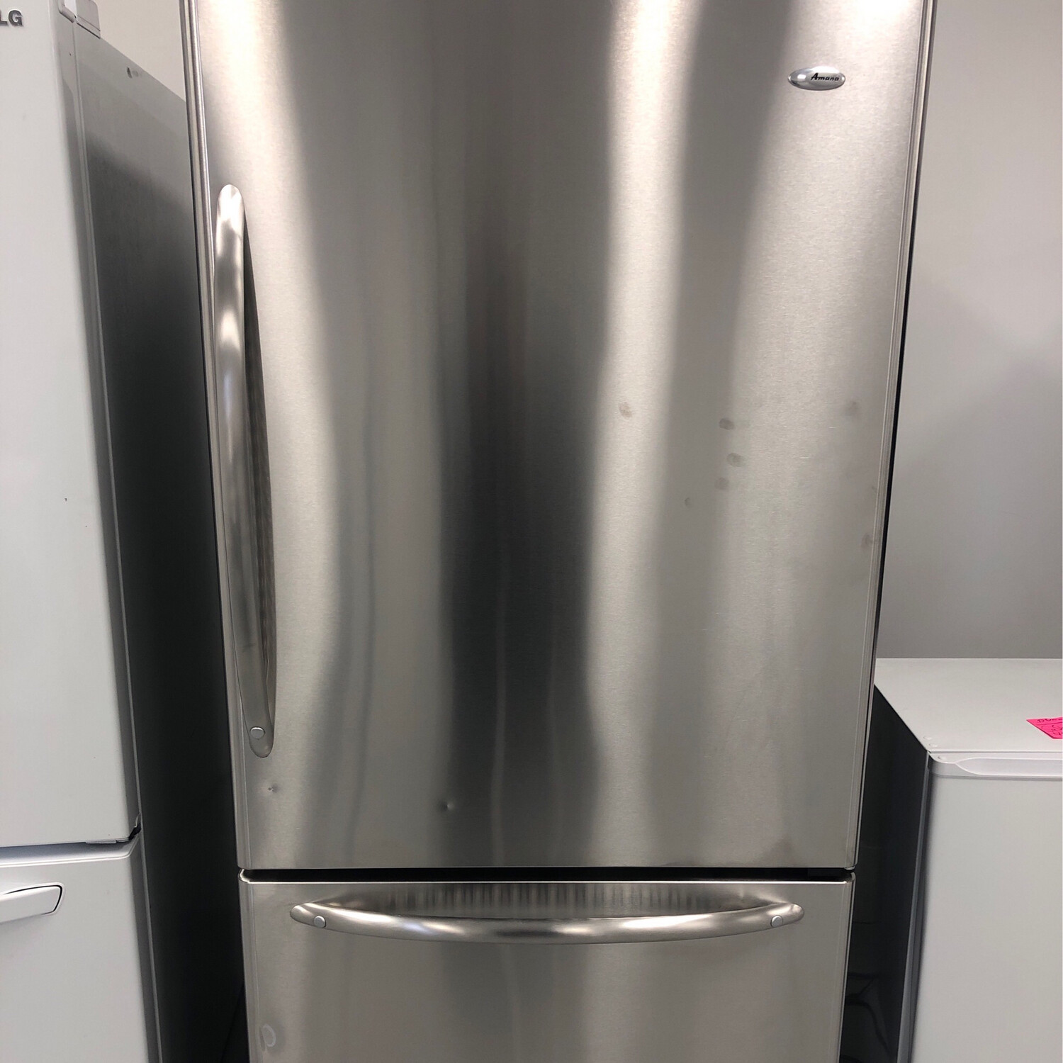 Amana 33" Bottom-Mount 21.9 Cu.Ft Refrigerator