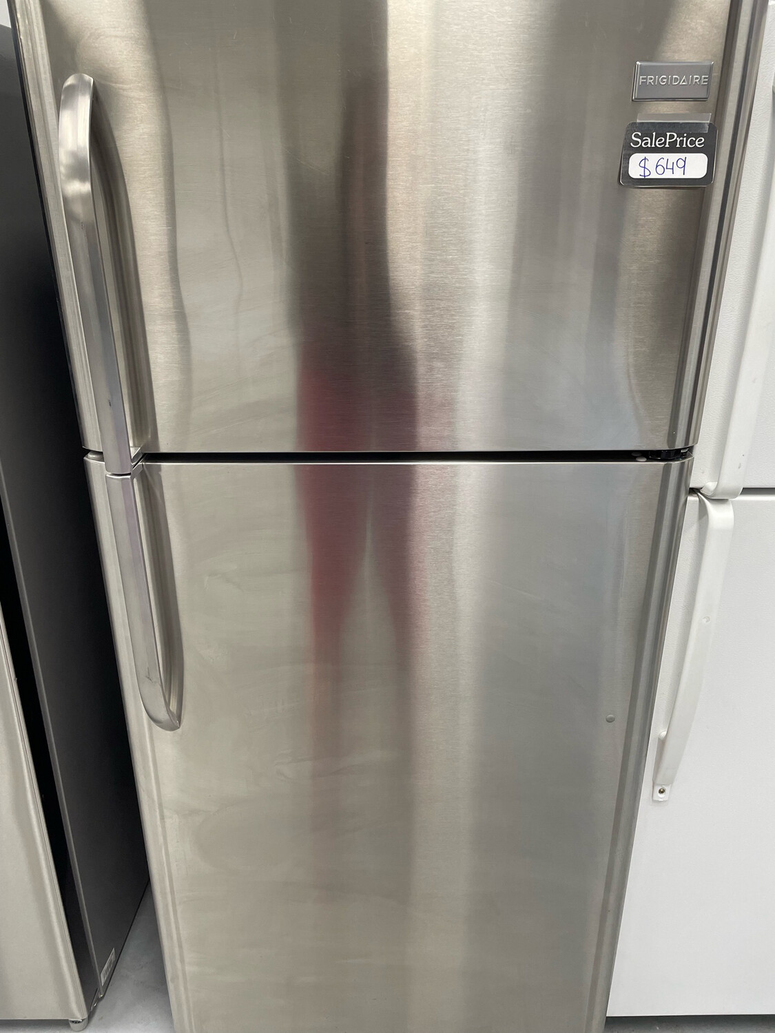 Frigidaire 30" Top-Mount 18.0 Cu.Ft Refrigerator