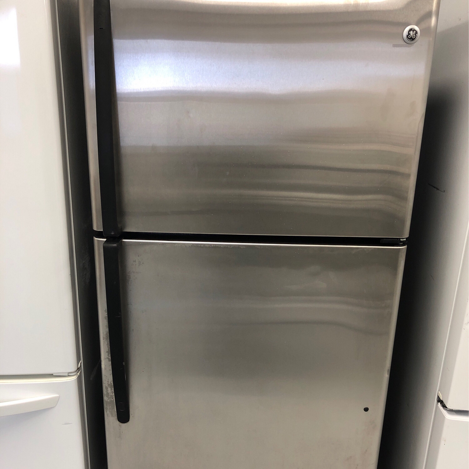GE 30" Top-Mount 20.0 Cu.Ft Refrigerator