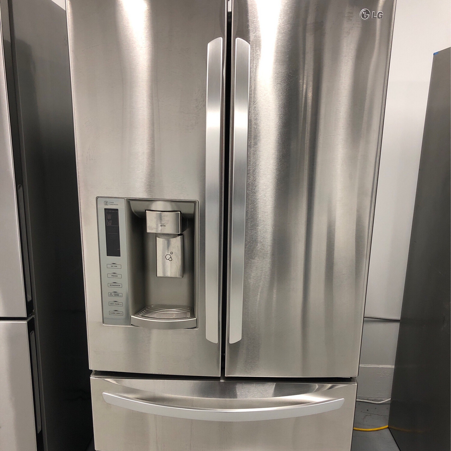 LG 33" French Door 24.7 Cu.Ft Refrigerator