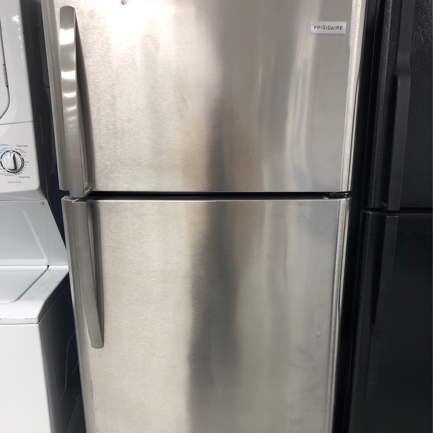 Frigidaire 30" Top-Mount 20.4 Cu.Ft Refrigerator