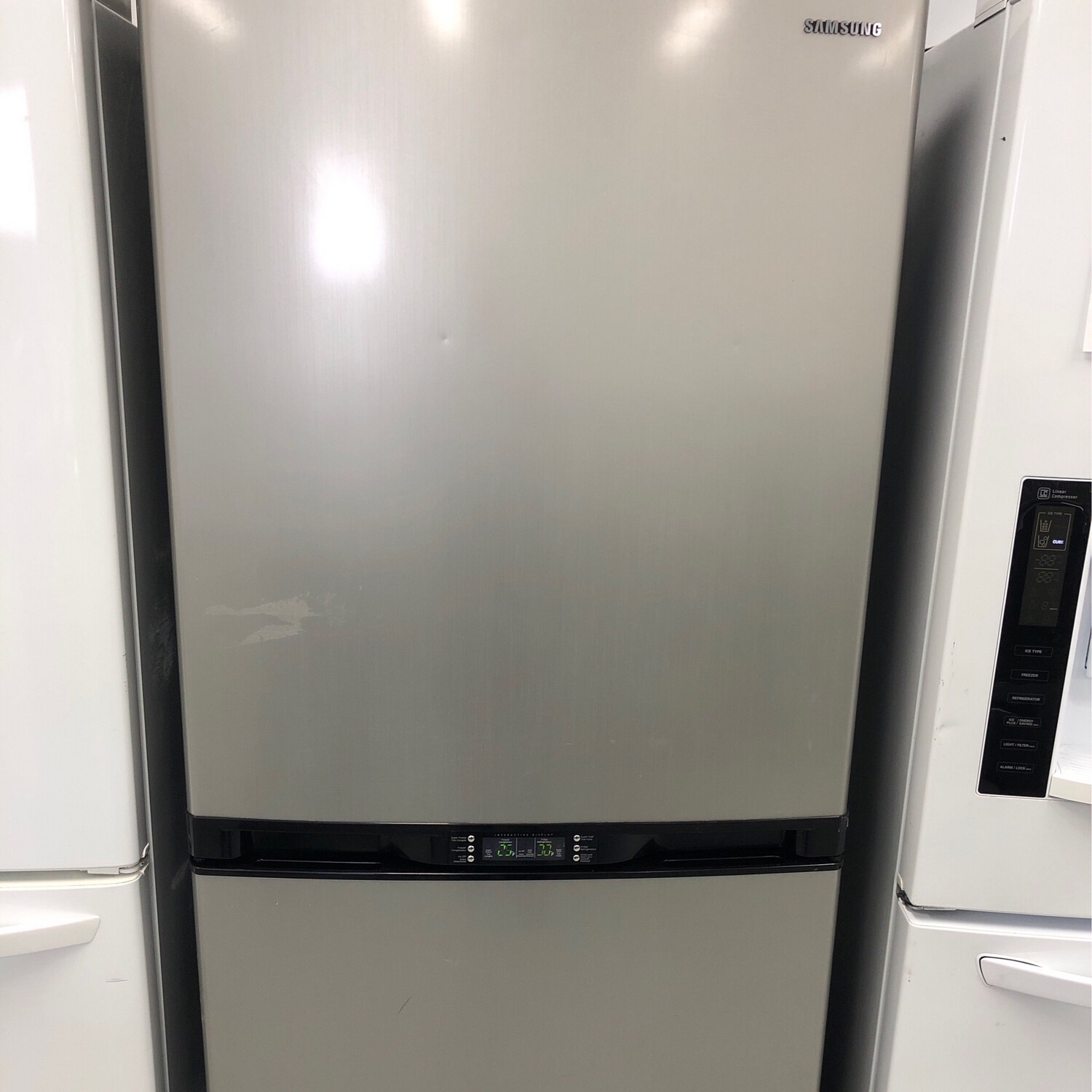 Samsung 32" Bottom-Mount Refrigerator