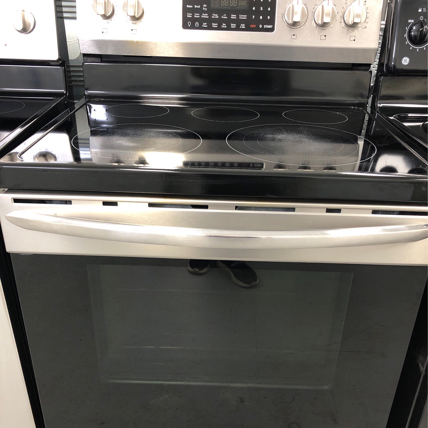 Frigidaire Gallery Freestanding Electric Range, 5.7 Cu.Ft