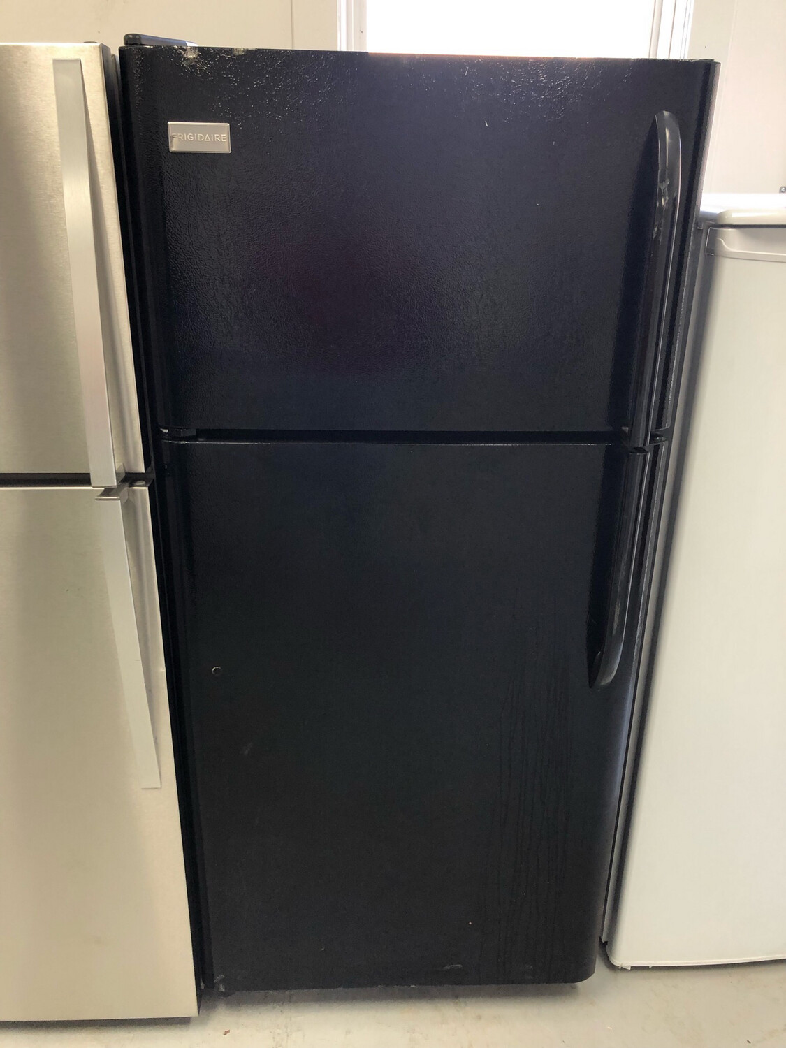 Frigidaire 30" Top-Mount 18.0 Cu.Ft Refrigerator