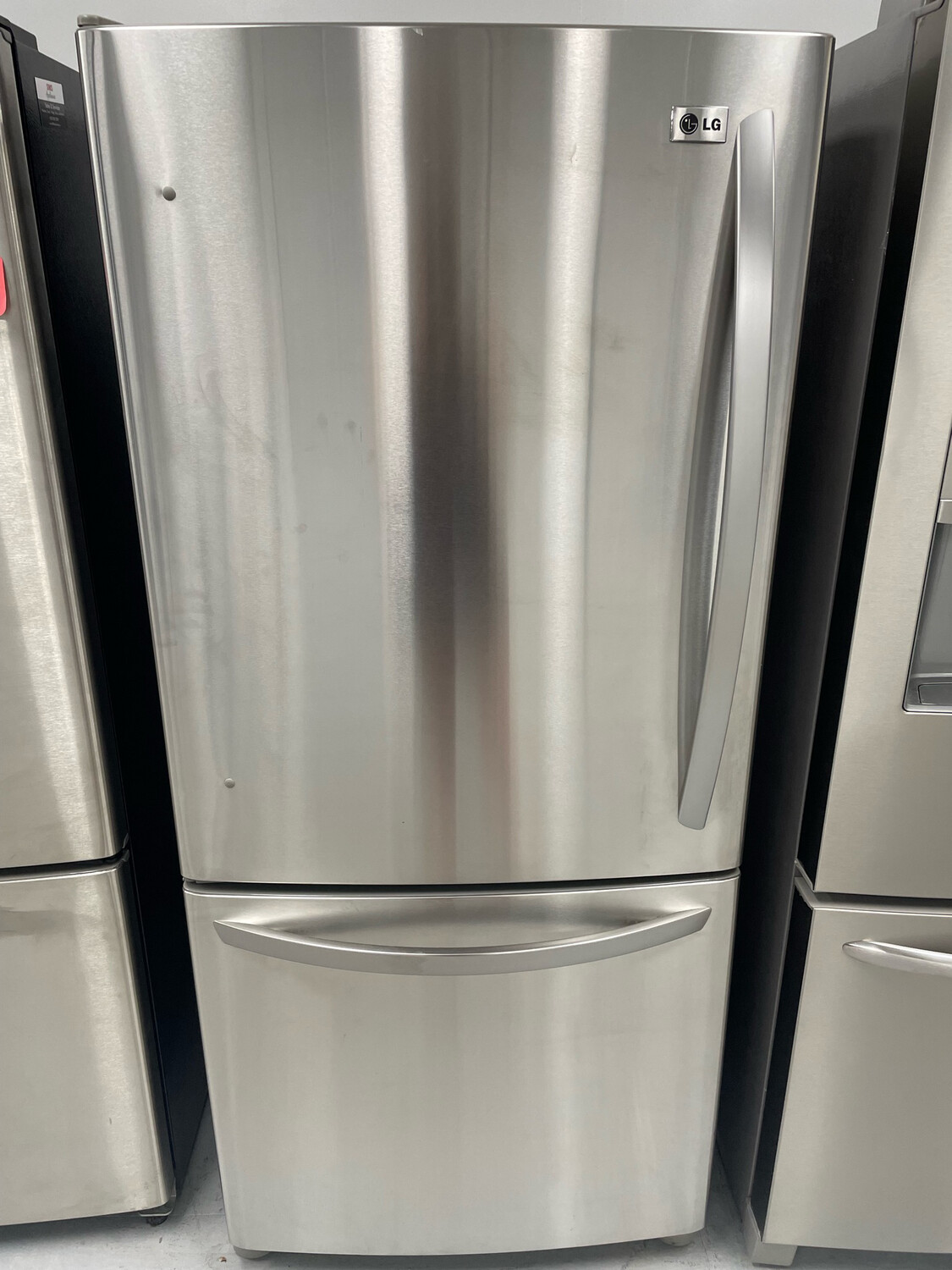 LG 30" Bottom-Mount 19.7 Cu.Ft Refrigerator
