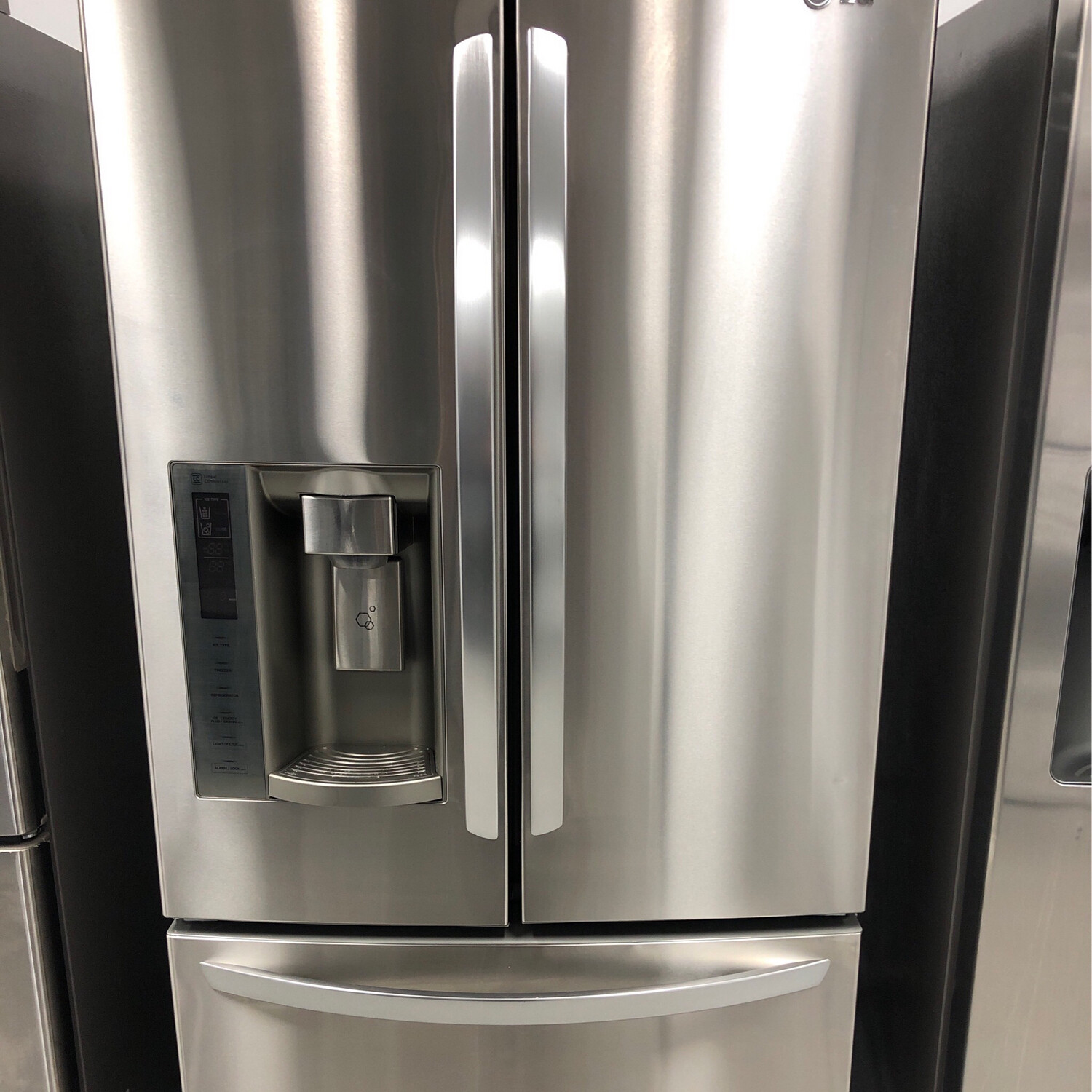 LG 33" French Door 24.9 Cu.Ft Refrigerator