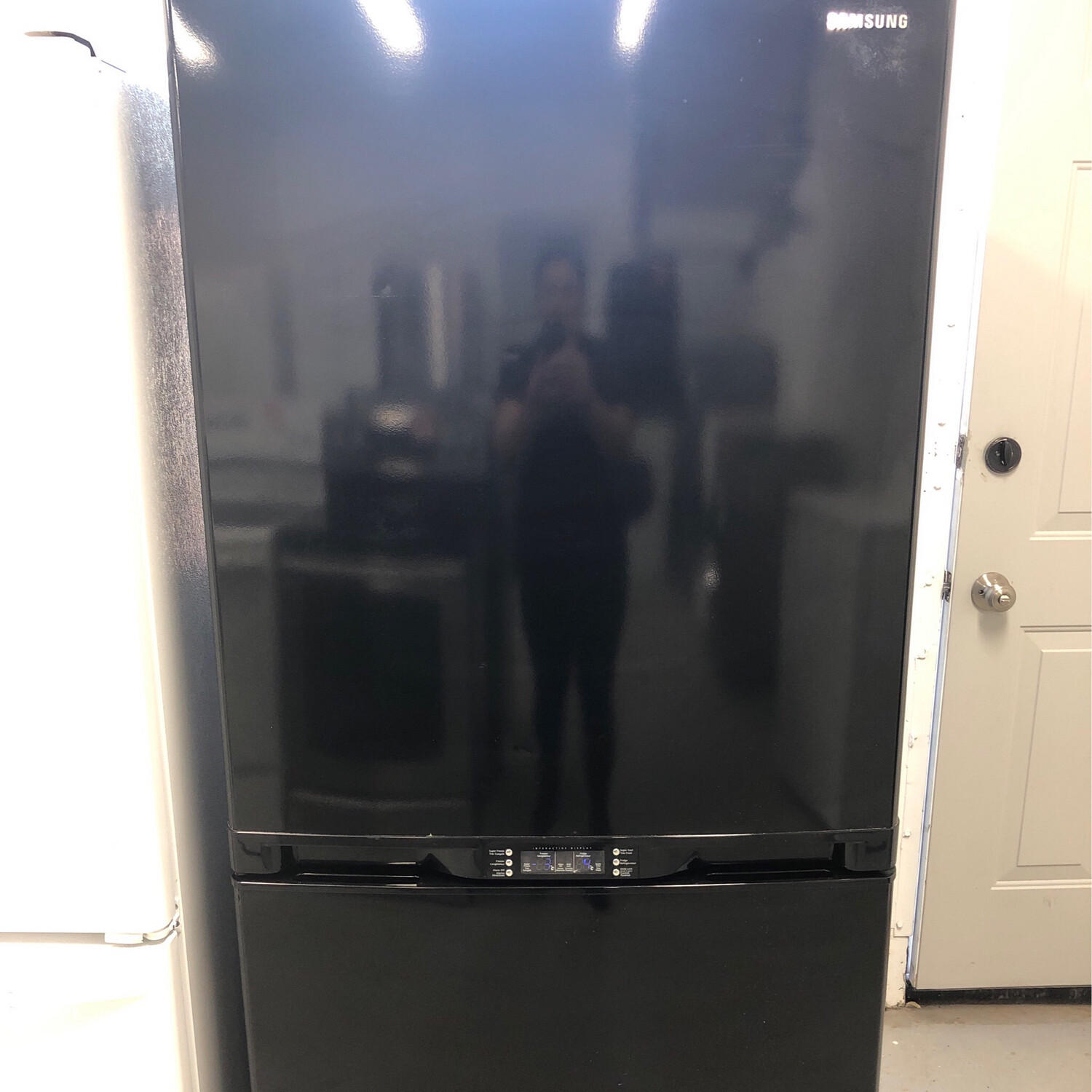 Samsung 33" Bottom-Mount Refrigerator