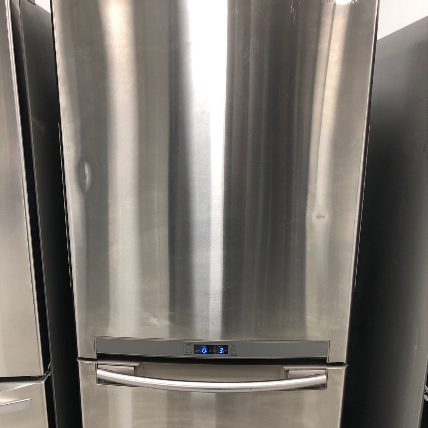 Samsung 33" Bottom-Mount 19.5 Cu.Ft Refrigerator