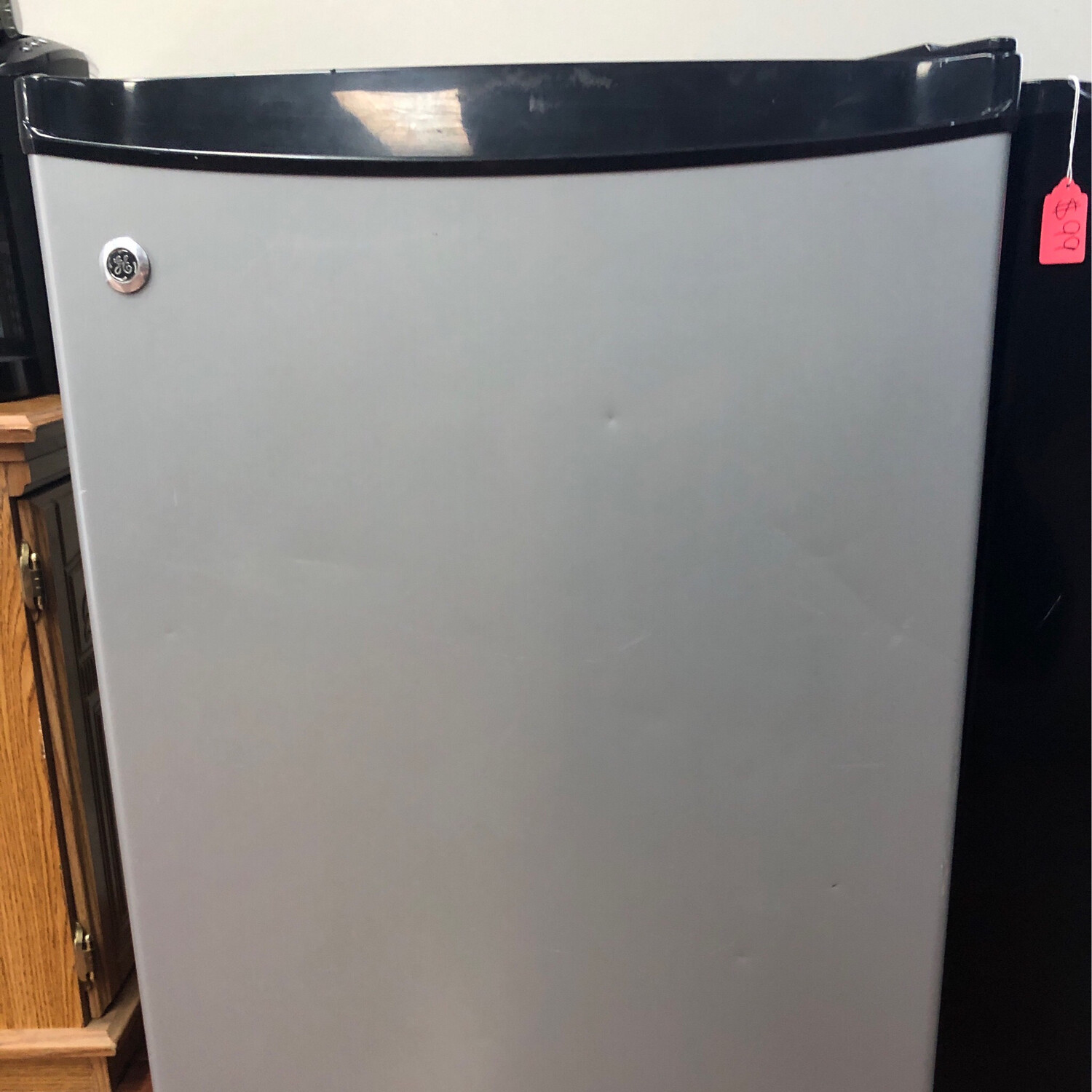 GE Compact 4.3 Cu.Ft Refrigerator