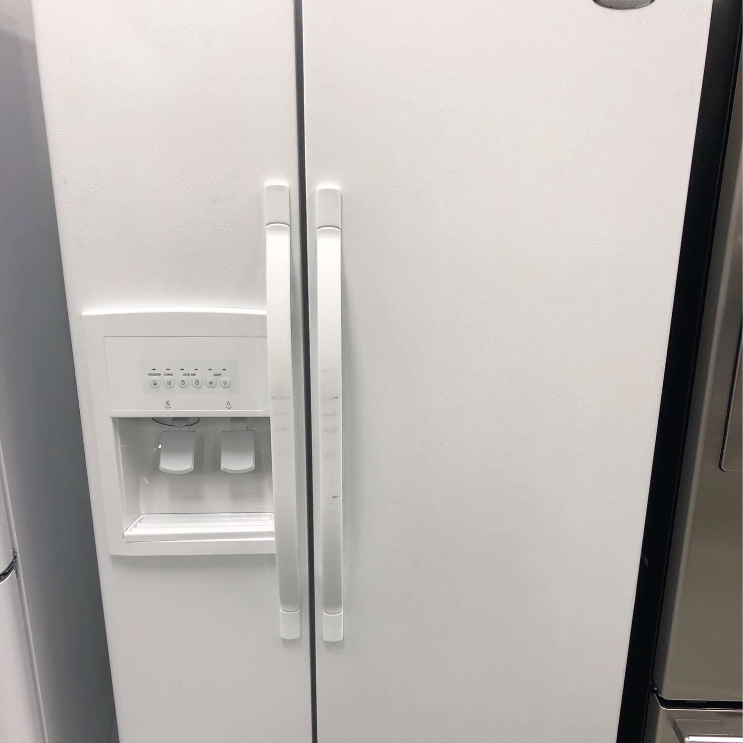 Whirlpool 33'' Side By Side  21.7 Cu.Ft Refrigerator ED2KVEXVQ01