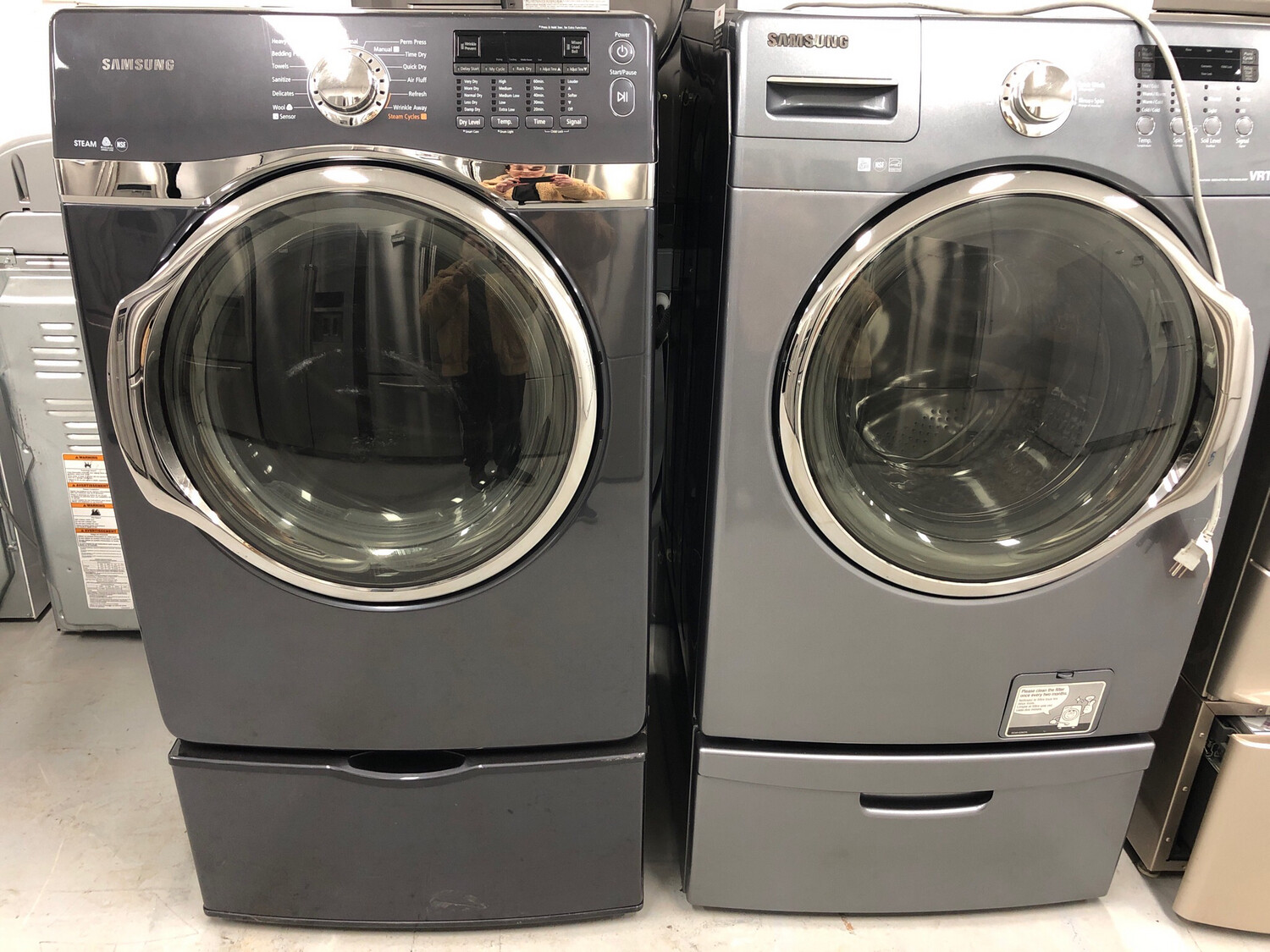 Samsung Washer & Dryer Set with Pedestals