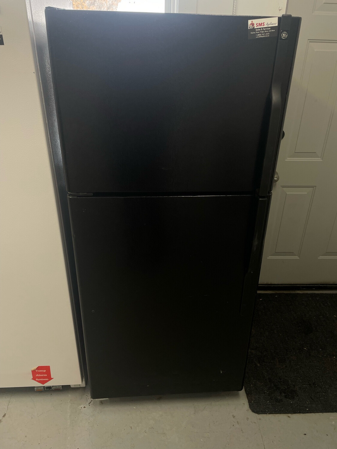 GE 29" Top-Mount 17.7 Cu.Ft Refrigerator