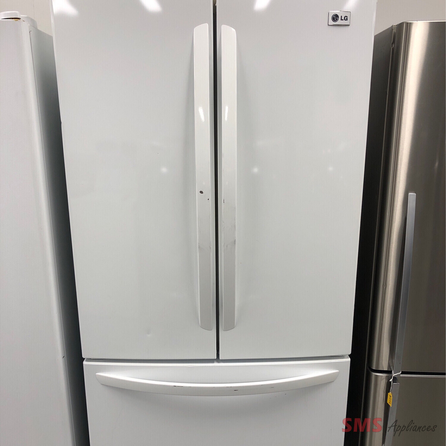 LG 33" 22.6 Cu.Ft Bottom-Mount Refrigerator LFC23760SW