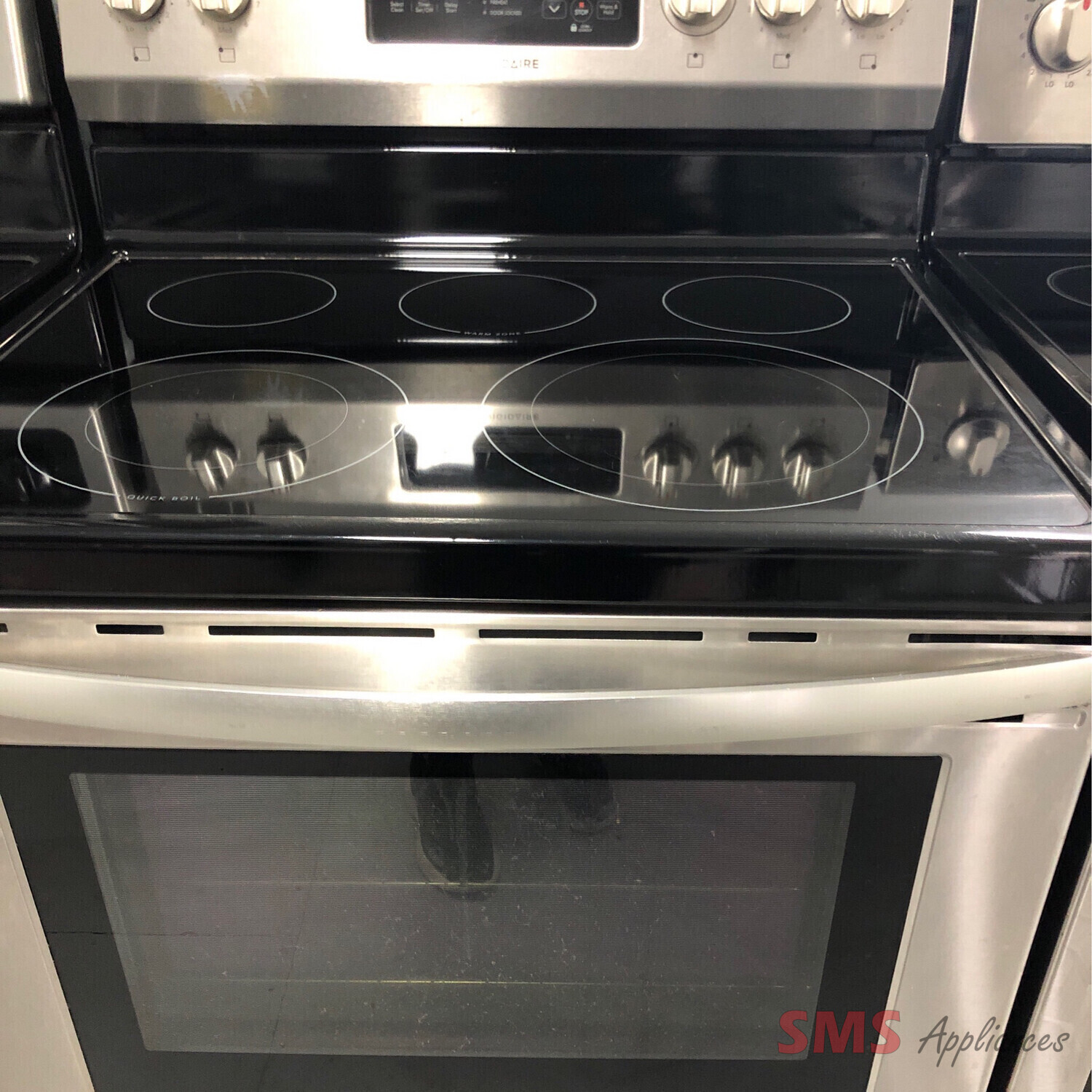 Frigidaire 30" Freestanding Electric Range 5.3 Cu. Ft CFEF3056TSC