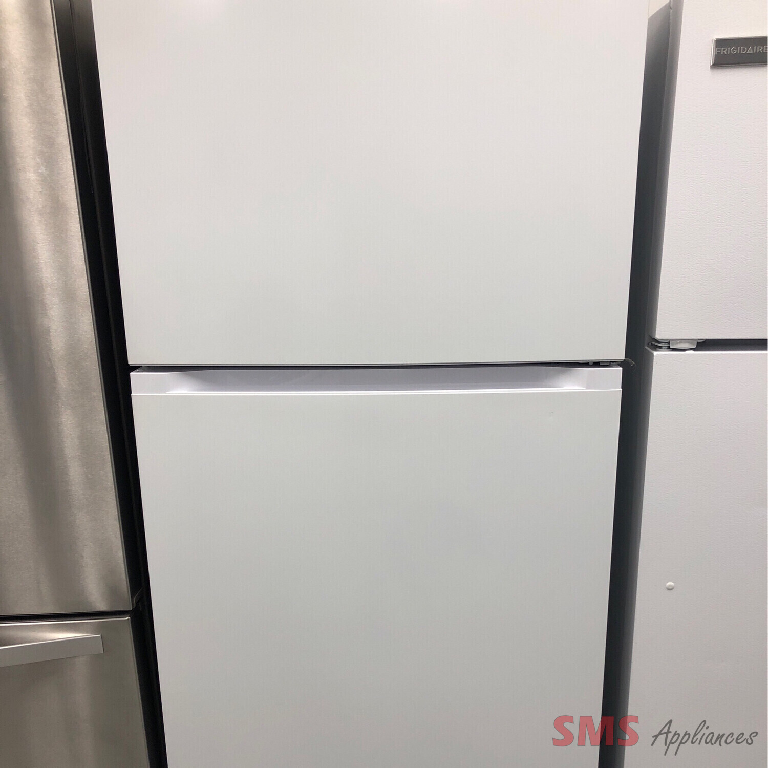 Brada 30'' Top-Mount  Refrigerator MRF541WW