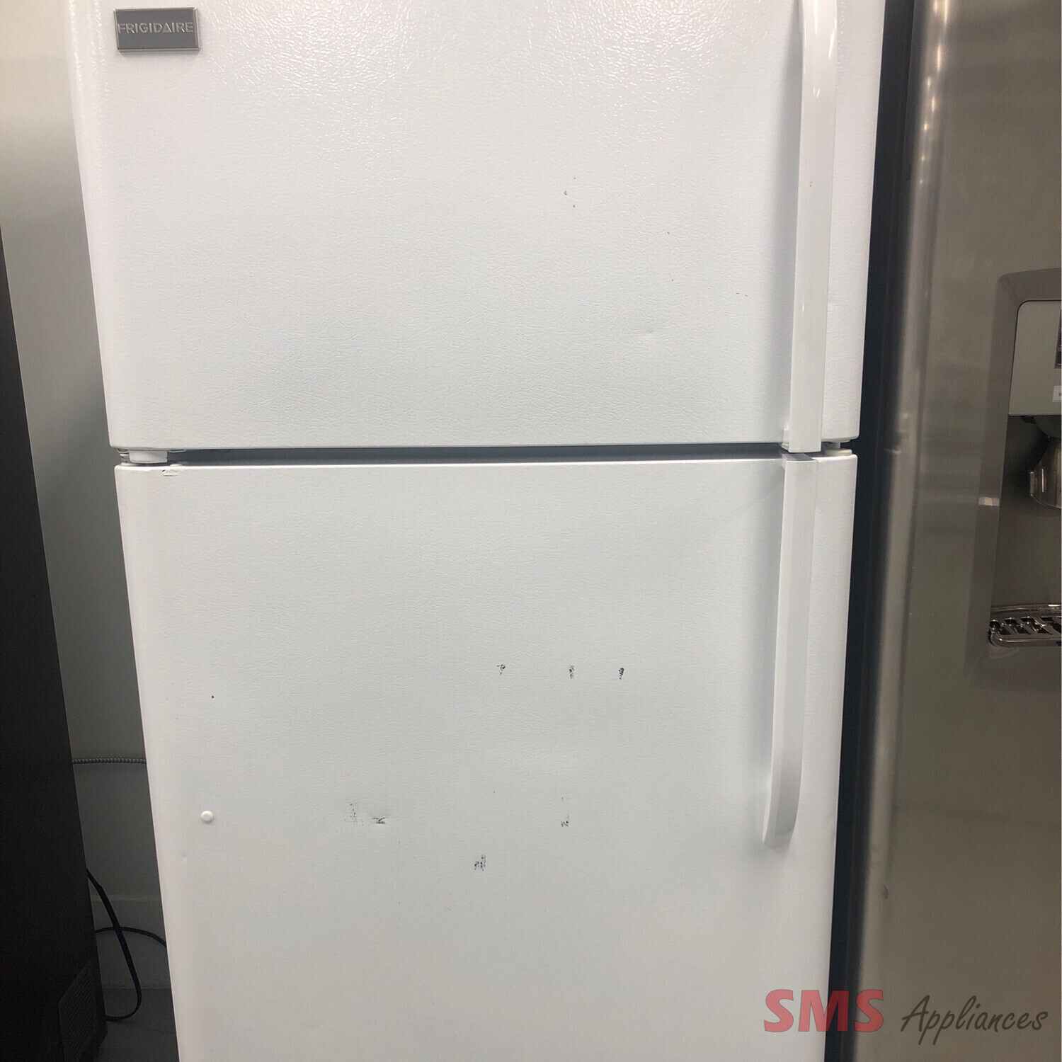 Frigidaire 30''  18.0 Cu.Ft Top-Mount Refrigerator FFTR1821QW0