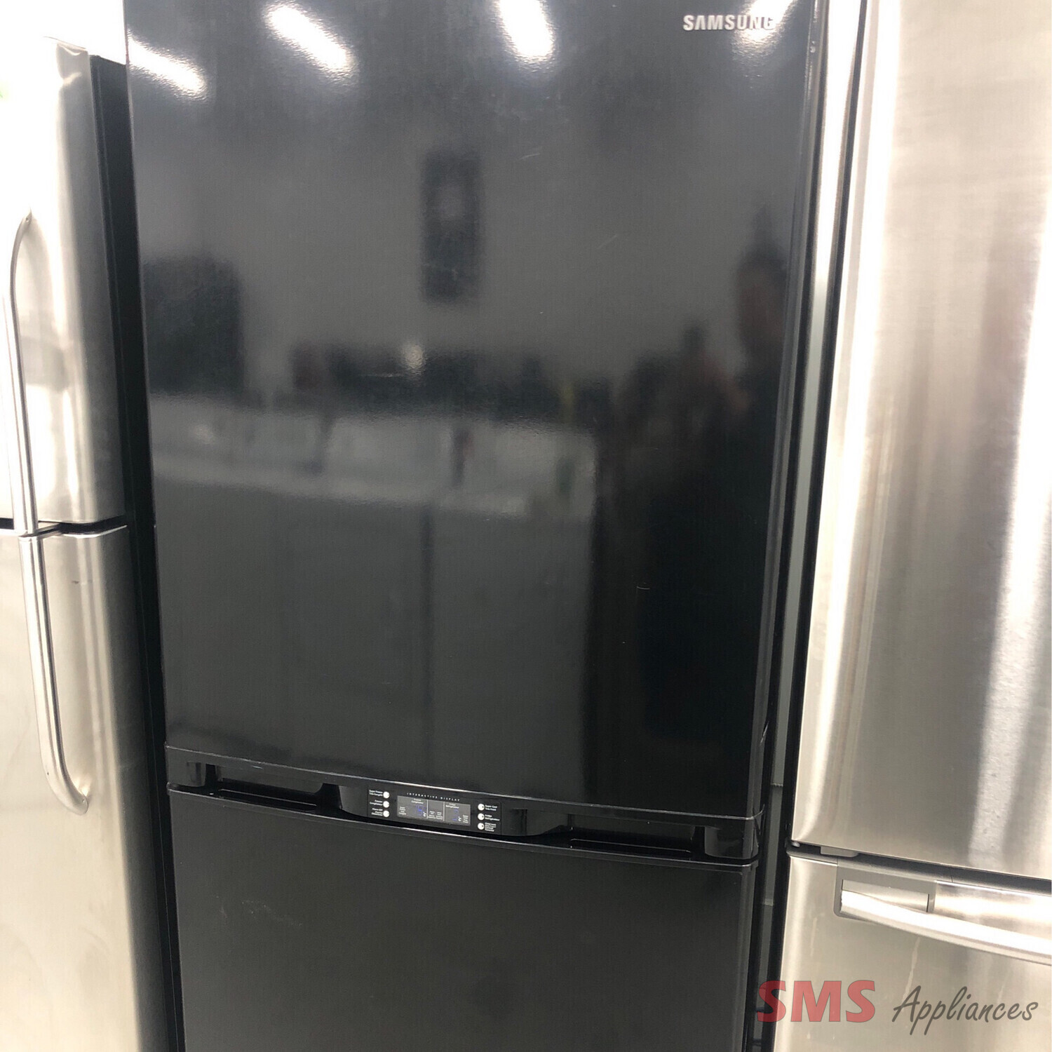 Samsung 32'' Bottom-Mount Refrigerator RB193KABB