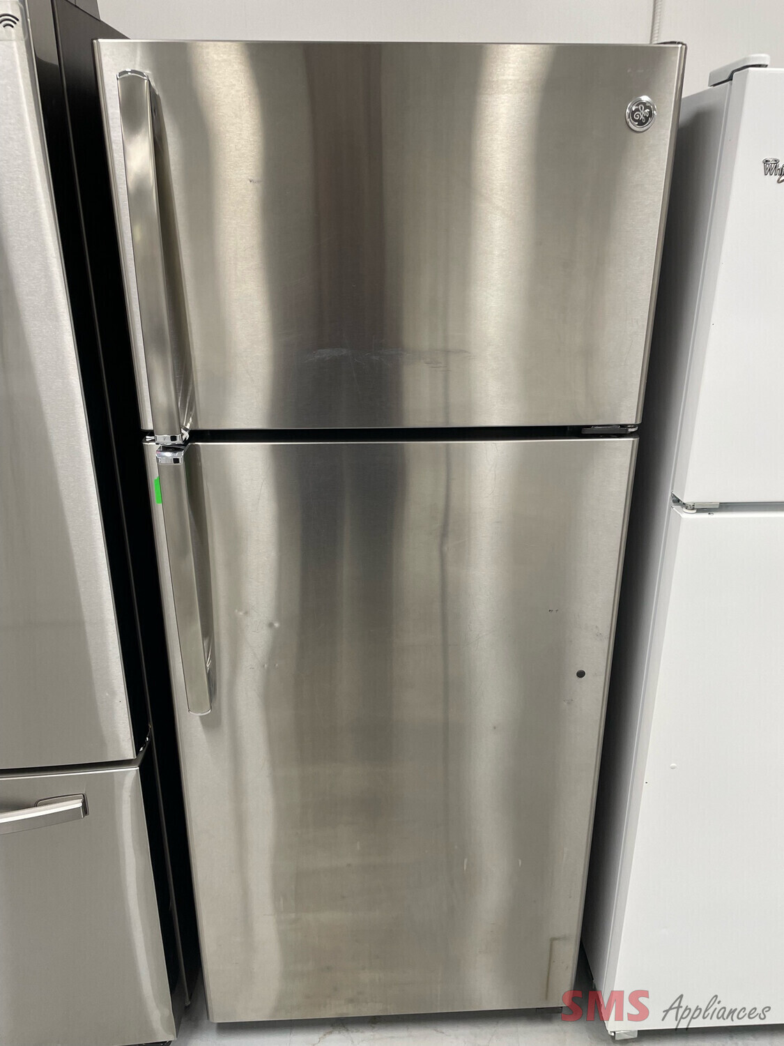 GE 28" 17.5 Cu.Ft Top-Mount Refrigerator GTE18GSHHRSS