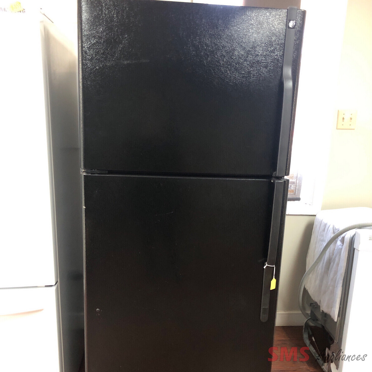 GE 30" Top-Mount Refrigerator GTH18KBRVRBB